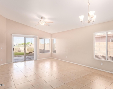 3570 S Moccasin Trail - Photo Thumbnail 4