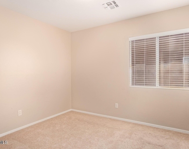 3570 S Moccasin Trail - Photo Thumbnail 18