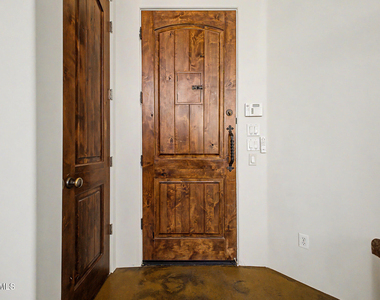 304 S Wilson Street - Photo Thumbnail 5