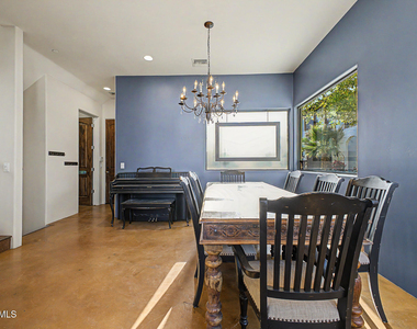 304 S Wilson Street - Photo Thumbnail 11
