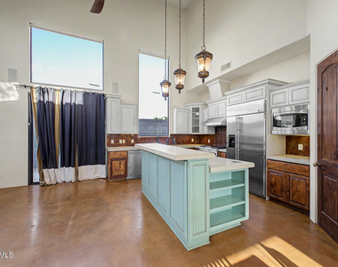 304 S Wilson Street - Photo Thumbnail 13