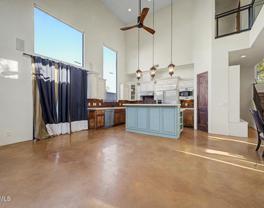 304 S Wilson Street - Photo Thumbnail 9