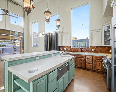 304 S Wilson Street - Photo Thumbnail 17