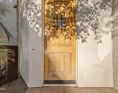 304 S Wilson Street - Photo Thumbnail 4