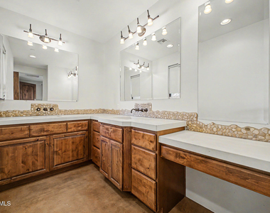 304 S Wilson Street - Photo Thumbnail 28