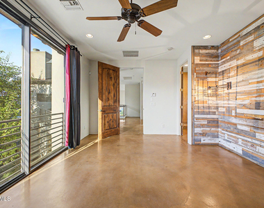 304 S Wilson Street - Photo Thumbnail 27