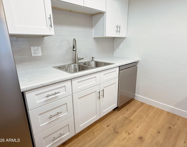 18202 N Cave Creek Road - Photo Thumbnail 7