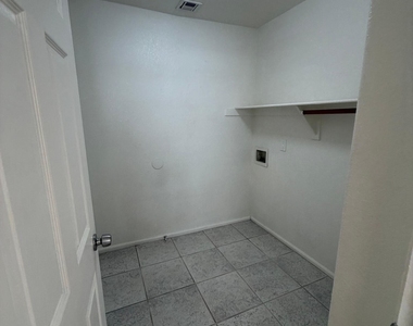7721 W Tonto Drive - Photo Thumbnail 8