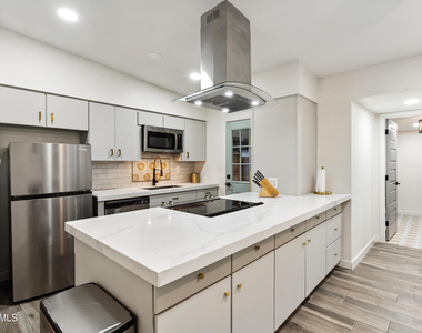 1249 E Bishop Drive - Photo Thumbnail 11
