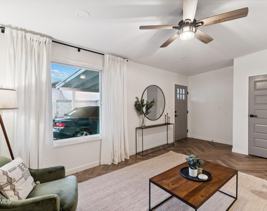 1249 E Bishop Drive - Photo Thumbnail 3