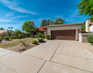 9210 N 104th Place - Photo Thumbnail 31