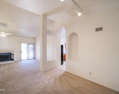 9210 N 104th Place - Photo Thumbnail 30