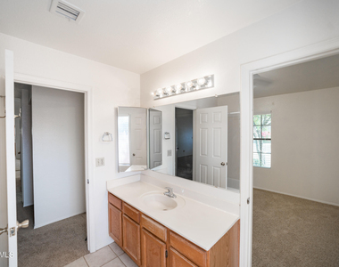 9210 N 104th Place - Photo Thumbnail 27