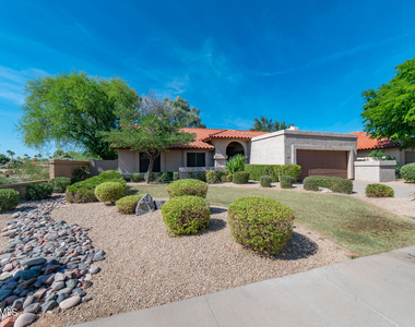 9210 N 104th Place - Photo Thumbnail 32