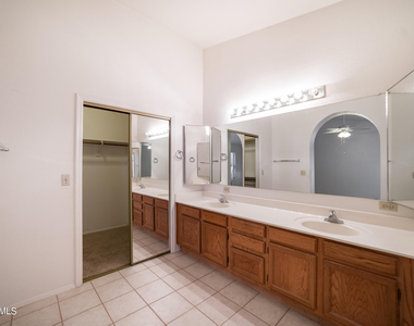 9210 N 104th Place - Photo Thumbnail 20