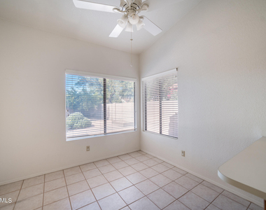 9210 N 104th Place - Photo Thumbnail 12