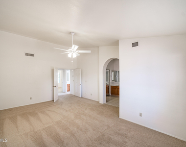9210 N 104th Place - Photo Thumbnail 18