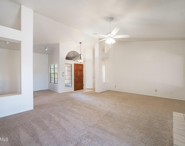 9210 N 104th Place - Photo Thumbnail 28