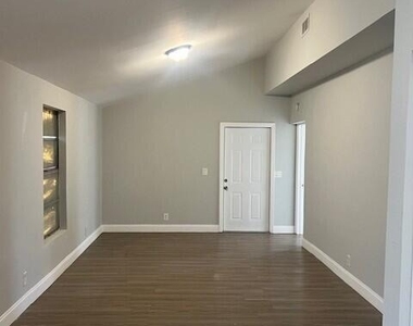 310 Nw 4th Avenue - Photo Thumbnail 7