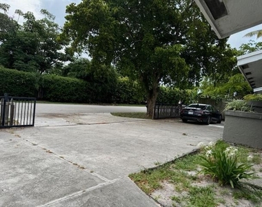 2899 Ne 2nd Avenue - Photo Thumbnail 19