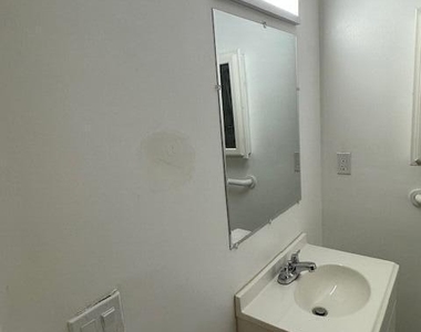 2899 Ne 2nd Avenue - Photo Thumbnail 5