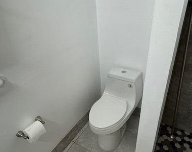 2899 Ne 2nd Avenue - Photo Thumbnail 6