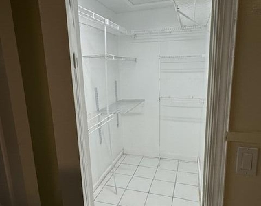 2899 Ne 2nd Avenue - Photo Thumbnail 9