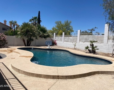 11126 N 129th Way - Photo Thumbnail 34