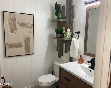 11126 N 129th Way - Photo Thumbnail 23