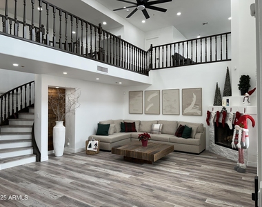 11126 N 129th Way - Photo Thumbnail 16