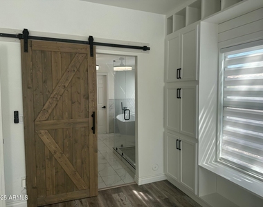 11126 N 129th Way - Photo Thumbnail 30