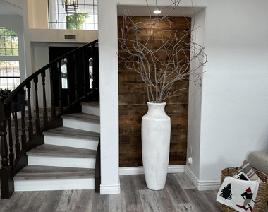11126 N 129th Way - Photo Thumbnail 3