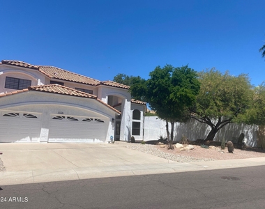 11126 N 129th Way - Photo Thumbnail 1