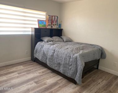 11126 N 129th Way - Photo Thumbnail 24