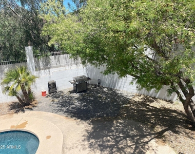 11126 N 129th Way - Photo Thumbnail 32
