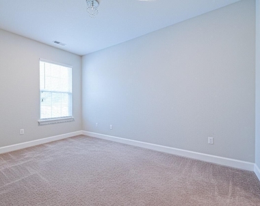 1832 Se Roxy Way - Photo Thumbnail 13