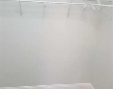 180 Ne 12th Avenue - Photo Thumbnail 11