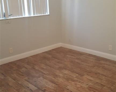 180 Ne 12th Avenue - Photo Thumbnail 10
