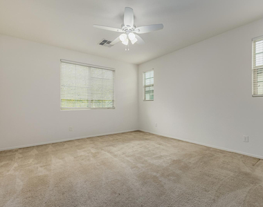 2532 N 149th Avenue - Photo Thumbnail 8