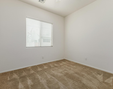 2532 N 149th Avenue - Photo Thumbnail 12