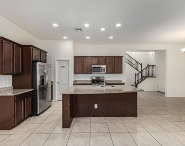 2532 N 149th Avenue - Photo Thumbnail 7