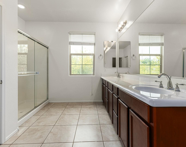 2532 N 149th Avenue - Photo Thumbnail 10
