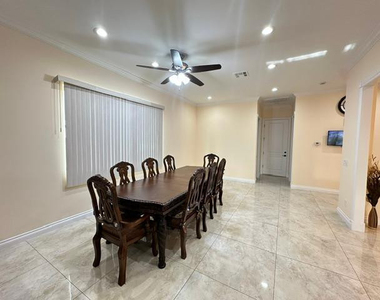 6830 N 14th Street - Photo Thumbnail 24