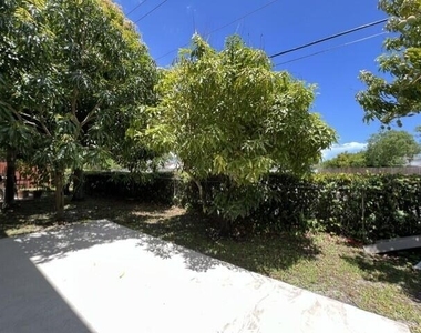 239 Leland Lane - Photo Thumbnail 12