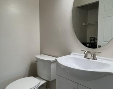 239 Leland Lane - Photo Thumbnail 11