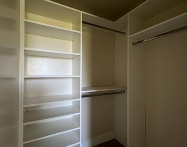 239 Leland Lane - Photo Thumbnail 10