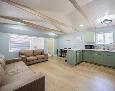 1221 E Highland Avenue - Photo Thumbnail 5