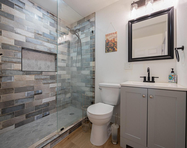 1221 E Highland Avenue - Photo Thumbnail 12