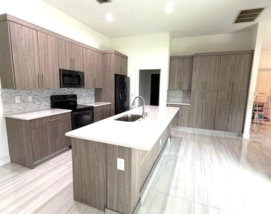 1730 Sw California Boulevard - Photo Thumbnail 5