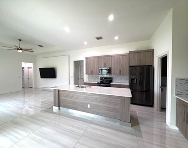 1730 Sw California Boulevard - Photo Thumbnail 1